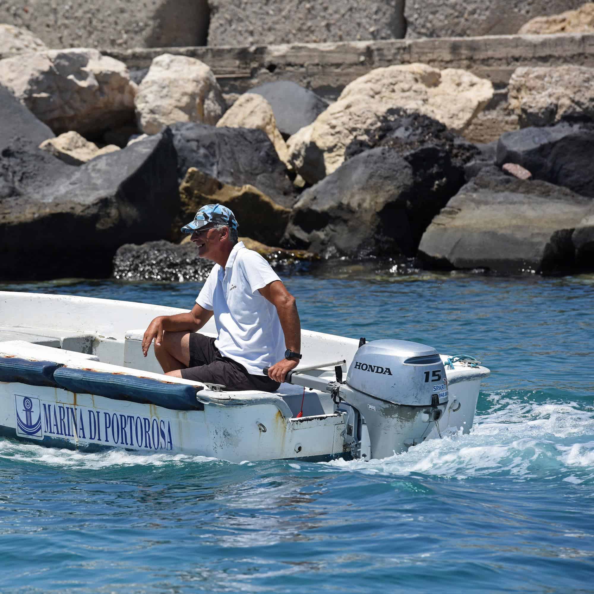 Honda 15hp 4-Stroke Long Shaft Outboard Engine - Image 4