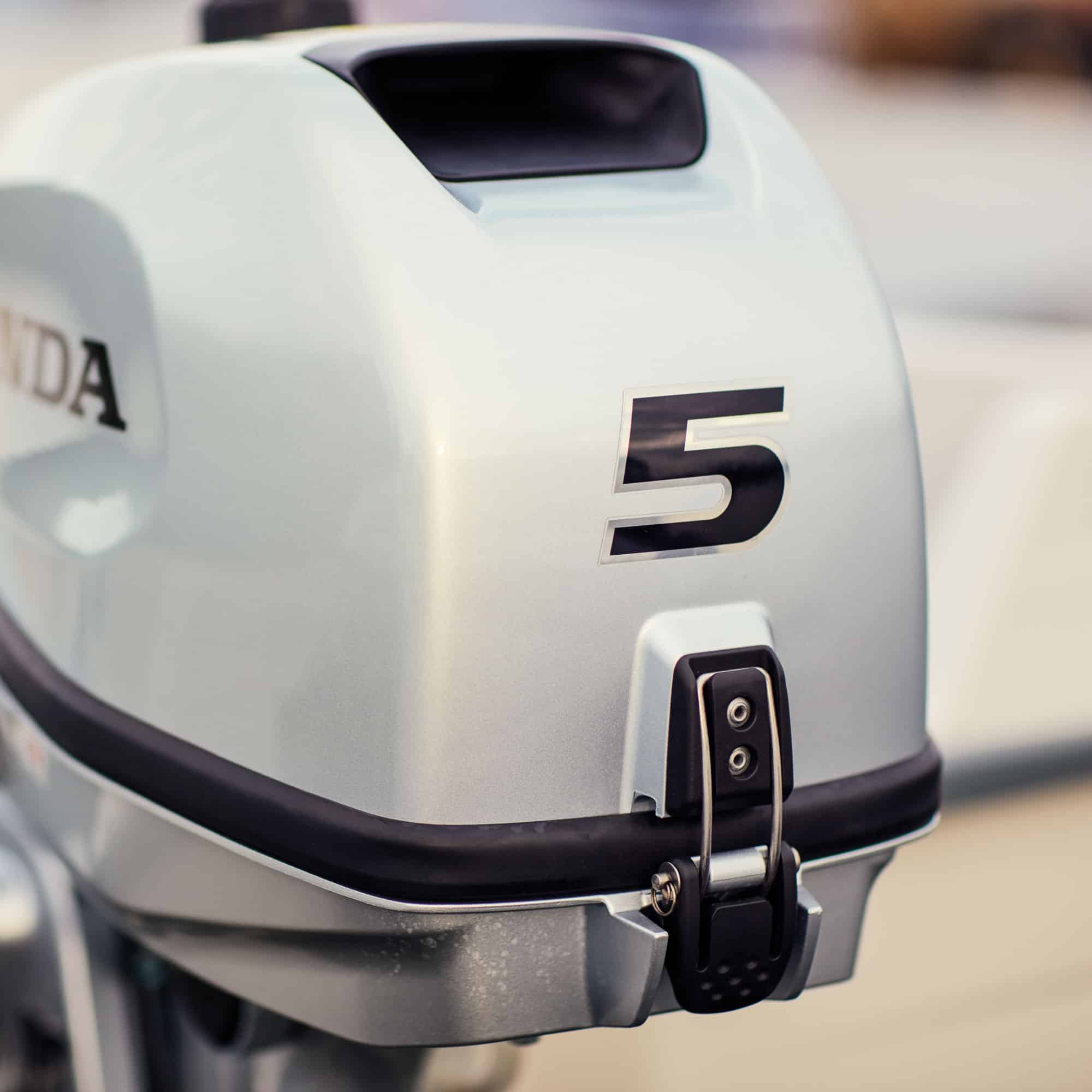 Honda 5hp 4-Stroke Short Shaft Outboard Engine - Image 4