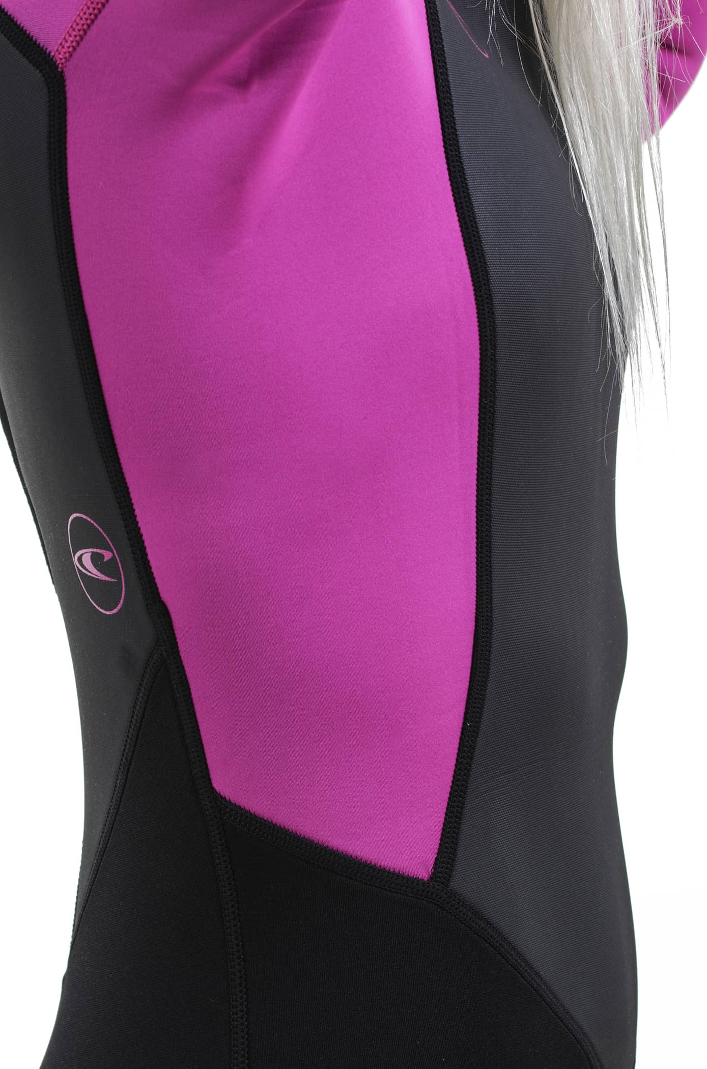 O'Neill Women's Reactor 3/2mm Back Zip Full Wetsuit Black/Berry - Image 4